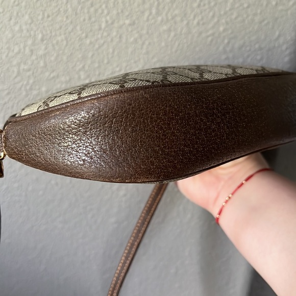 Authentic Gucci Vintage Interlocking G - Picture 8 of 15